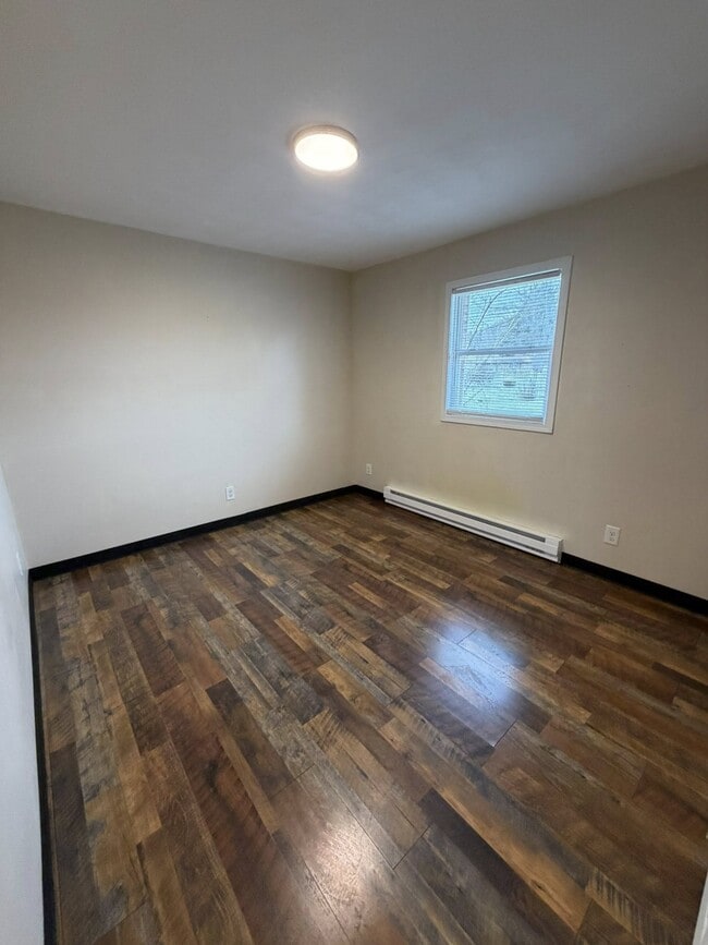 Building Photo - 1828 Newark Rd