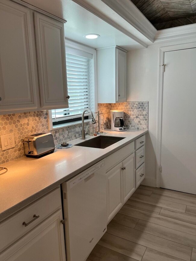 Building Photo - 2400 S Ocean Dr