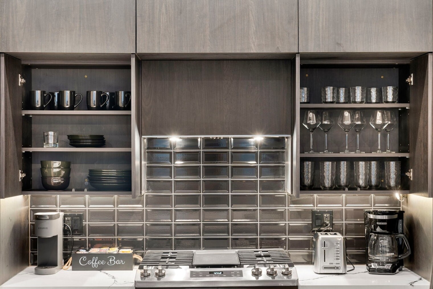 Building Photo - 318 W Grand Ave