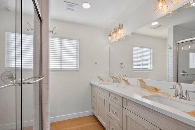 Building Photo - 4060 Rosarita Dr