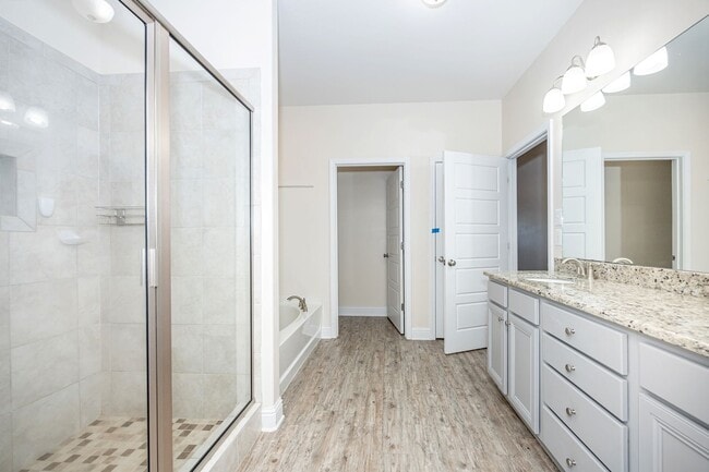 Building Photo - 1013 Silverbell Cv