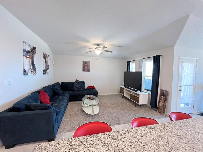 Building Photo - 502 Mossy Rock Dr