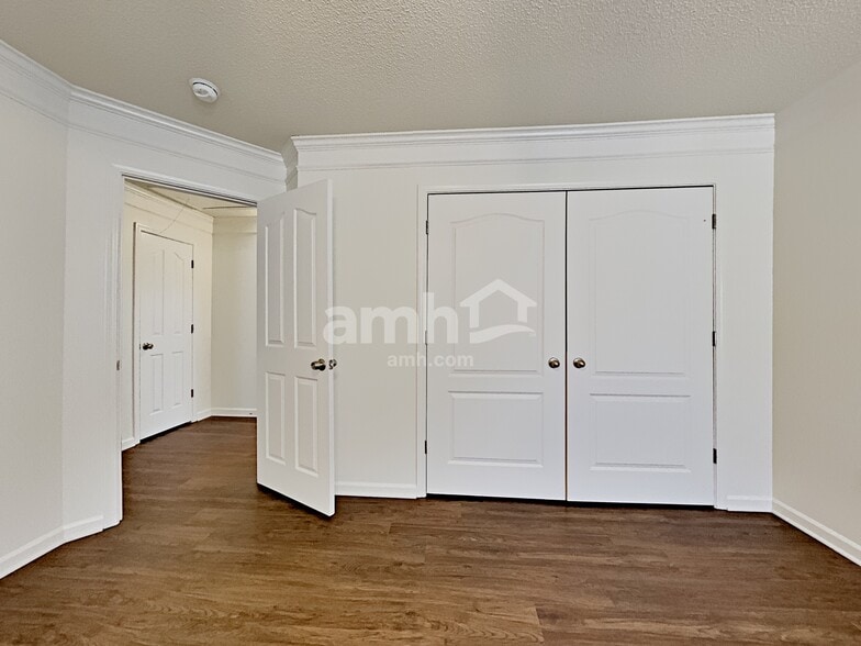 Building Photo - 6832 Alydar Ct