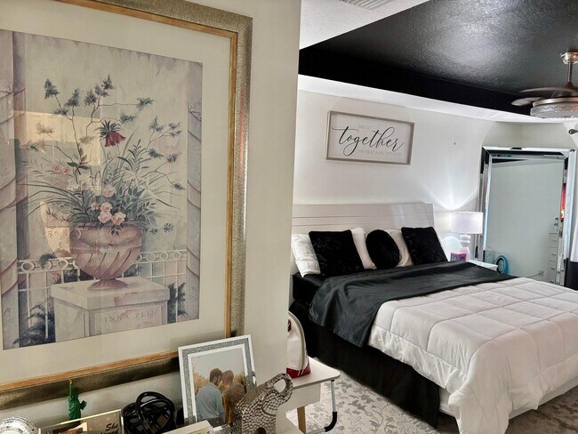 Building Photo - 981 SW McComkle Ave