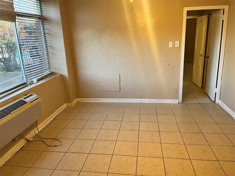 Building Photo - 7510 Hornwood Dr