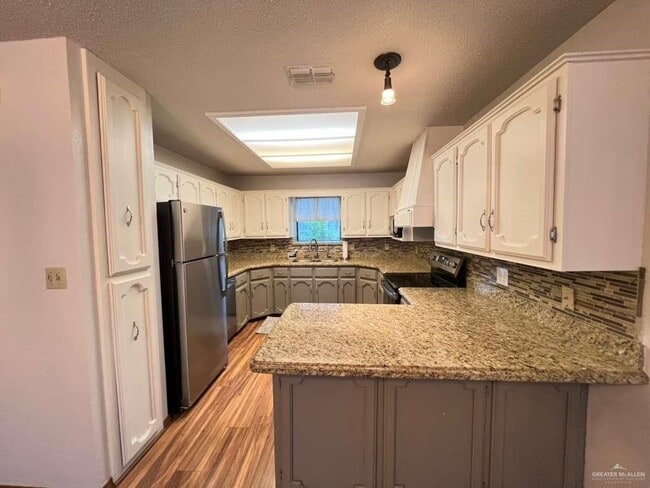 Building Photo - 12 Santa Anna Dr