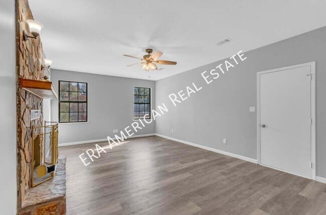 Building Photo - 5912 Pamela Dr