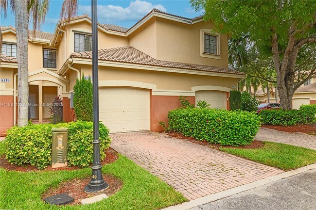 Primary Photo - 4137 Briar Ln