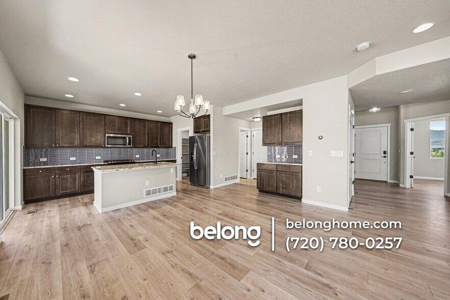 Building Photo - 16861 New Autumn Dr