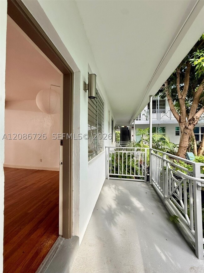 Building Photo - 135 3rd St