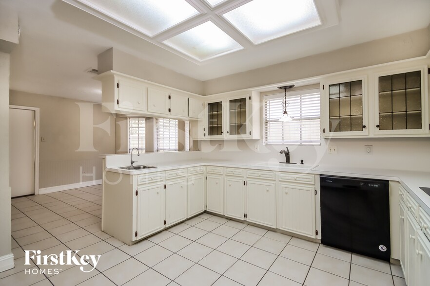 Building Photo - 461 Stephen F Austin Dr