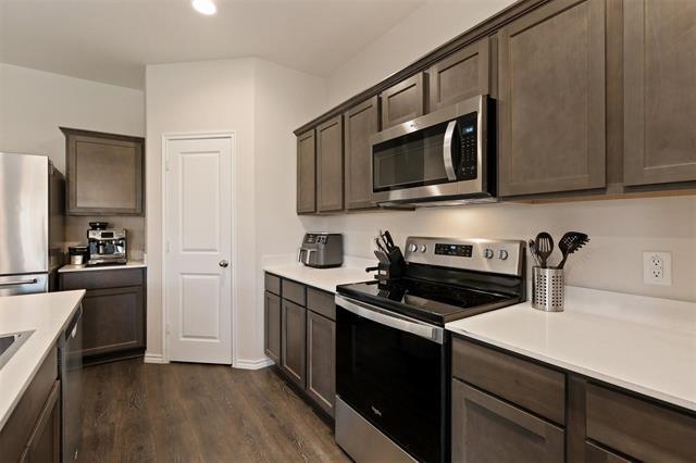 Building Photo - 813 Twin Edge Dr
