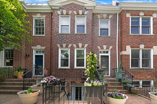 Building Photo - 121 New York Ave NW