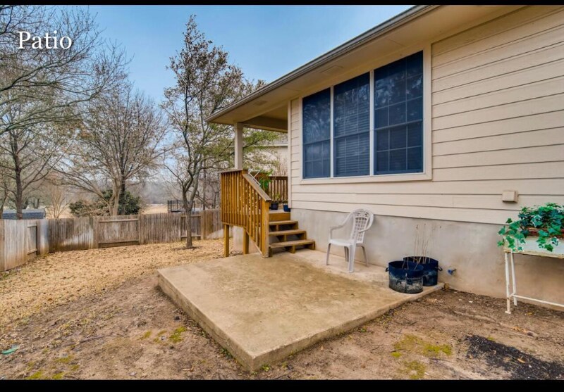 Building Photo - 207 Chesapeake Bay Ln N