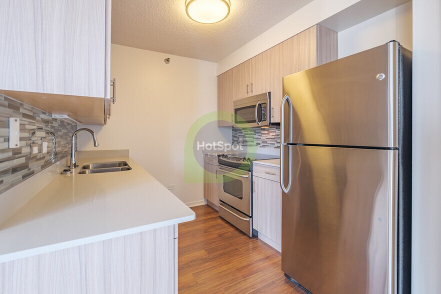 Building Photo - 543 N Kingsbury St