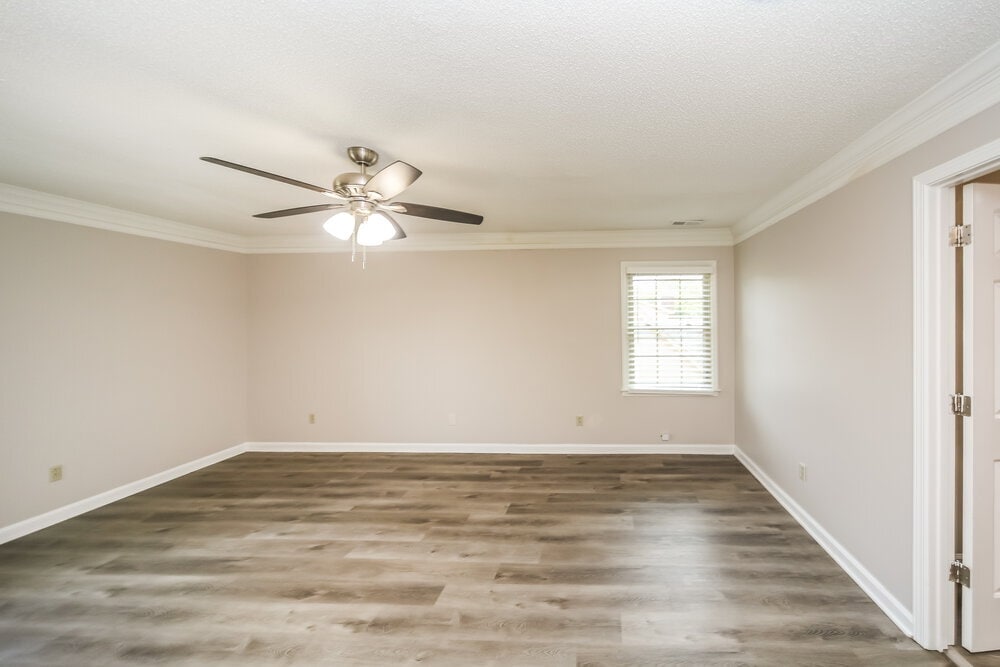 Building Photo - 5005 Cottage Ln