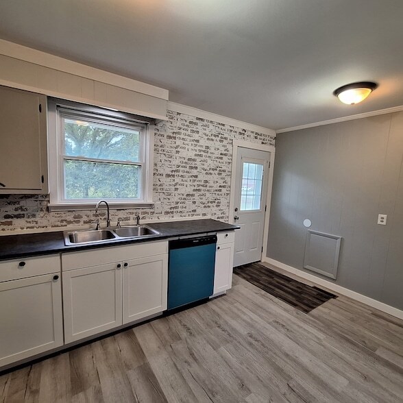 Building Photo - 418 Sam Houston Dr