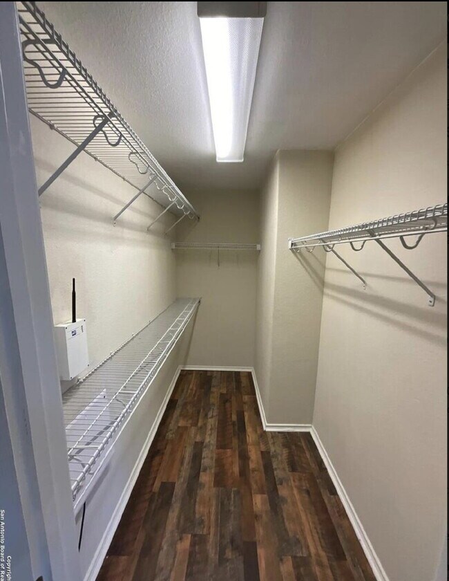 Building Photo - "Charming 3-Bed Oasis with Granite Touches & Cozy Fireplace in Cibolo!"
