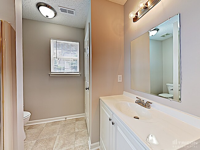 Building Photo - 5946 Laurenfield Dr