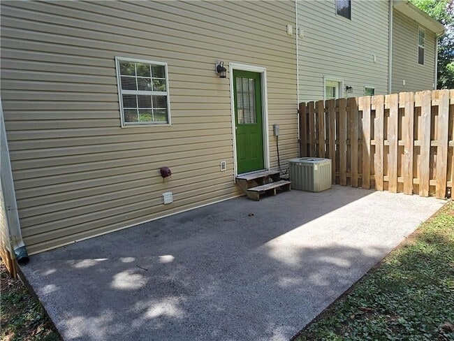 Building Photo - 31 Corinth Rd