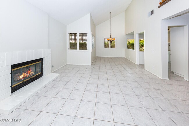 Building Photo - 6801 Pala Mesa Dr