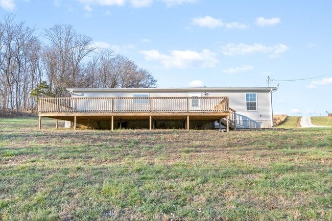 Building Photo - Pet Friendly Three Bedroom on Five Acres!