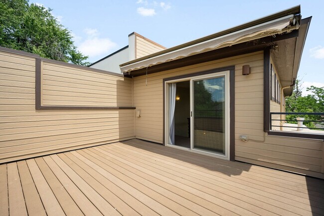 Building Photo - LUX 4BD, 5BA SloHi Home with Finished Base...