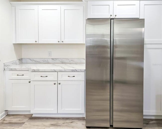 Building Photo - 518 NW 27th Ave