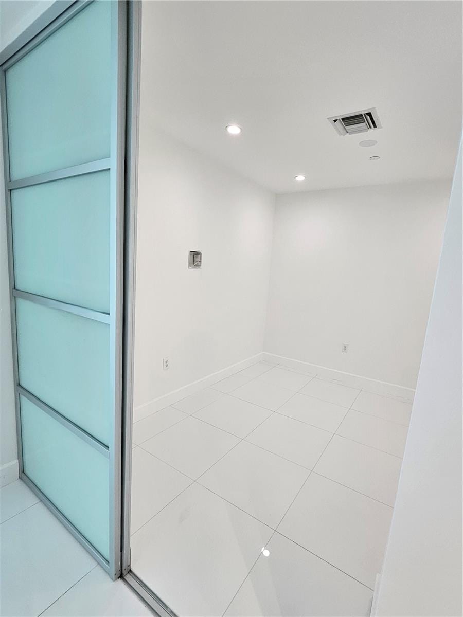 Building Photo - 900 Biscayne Blvd