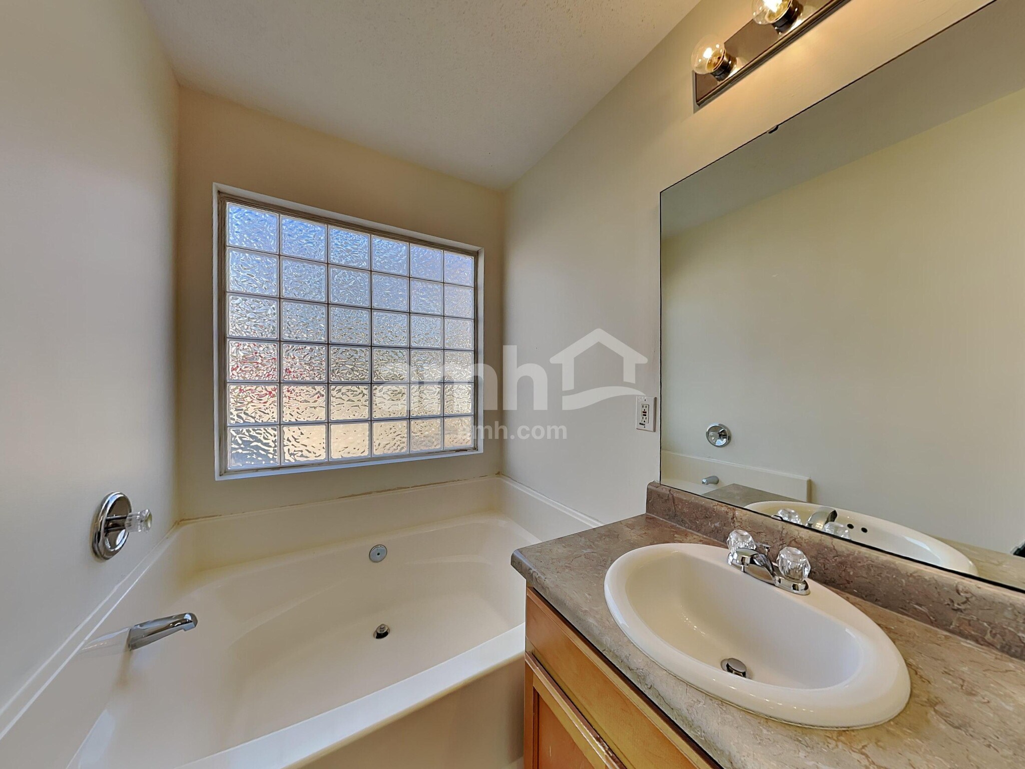 Building Photo - 611 Westbury Way