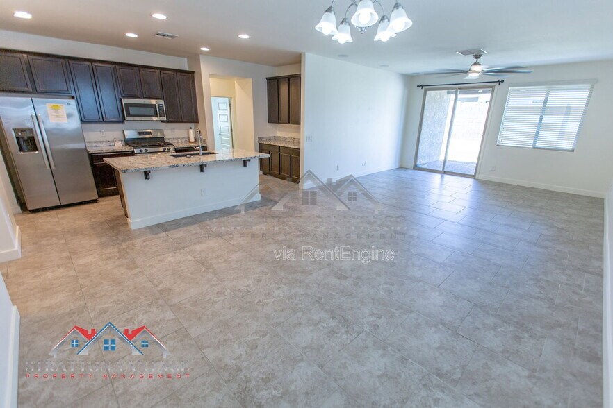 Building Photo - 16264 W Canterbury Dr