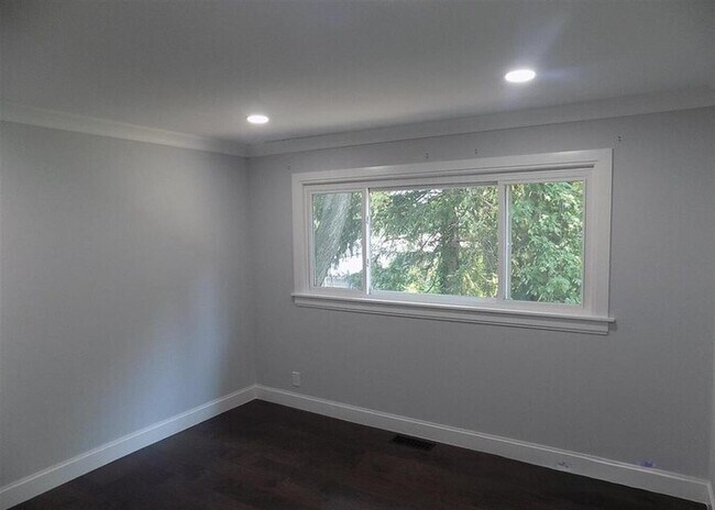 Building Photo - 3350 Adams Rd