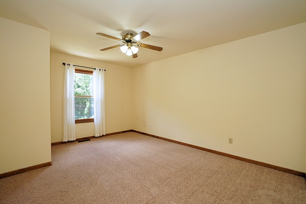 Building Photo - 2020 Benton Rd