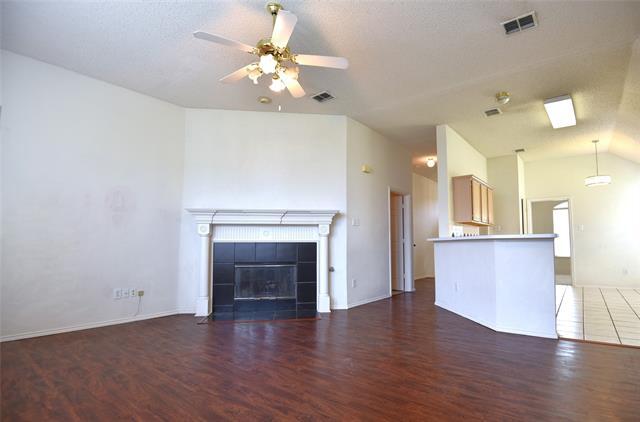 Building Photo - 9700 Summer Dr
