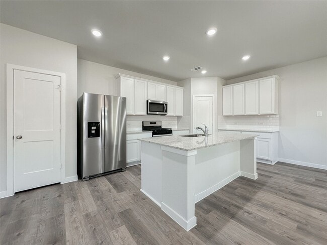 Building Photo - 7806 Alset Dr