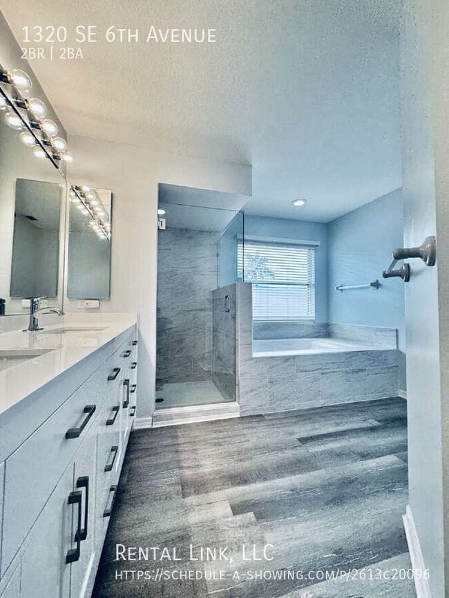 Building Photo - 1320 SE 6th Ave