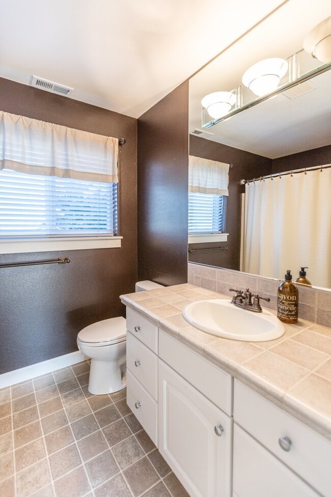 Building Photo - Beautiful 4 Bedroom home in Cascade Crest ...