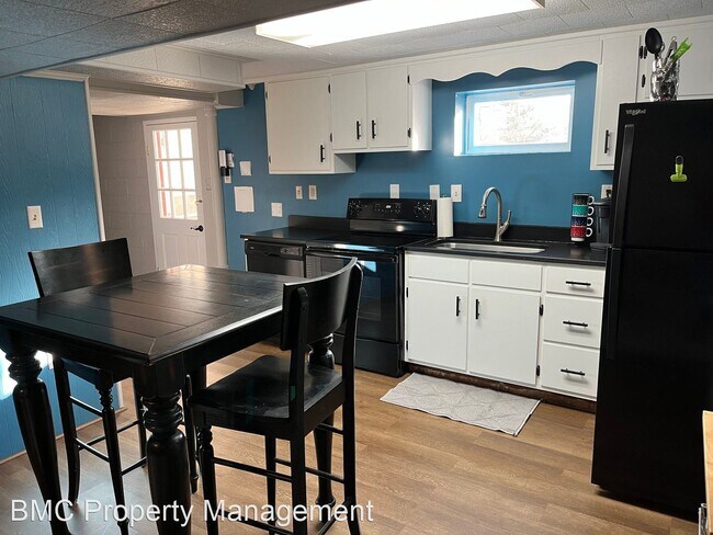 Building Photo - 3 br, 2 bath House - 210 Robertson Ave
