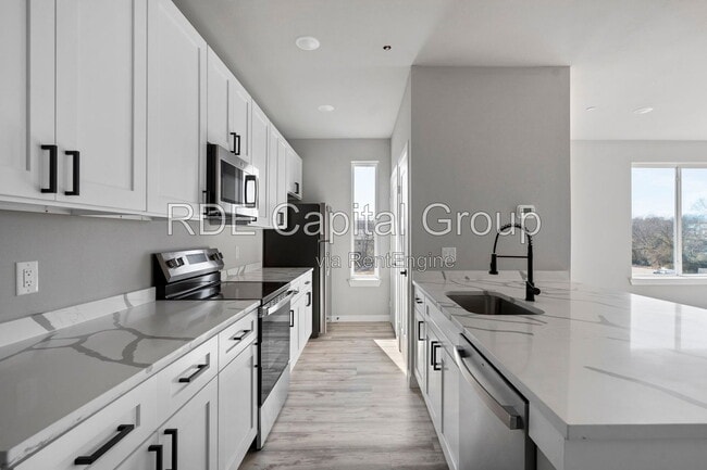 Building Photo - 948 S Corinth St Rd
