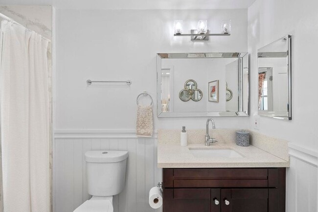 Building Photo - Open Concept 3 Bedroom, 2 Bath Craftsman H...