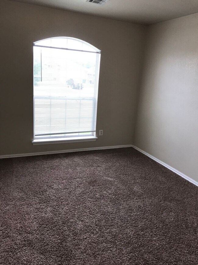 Building Photo - Check out this amazing home for rent