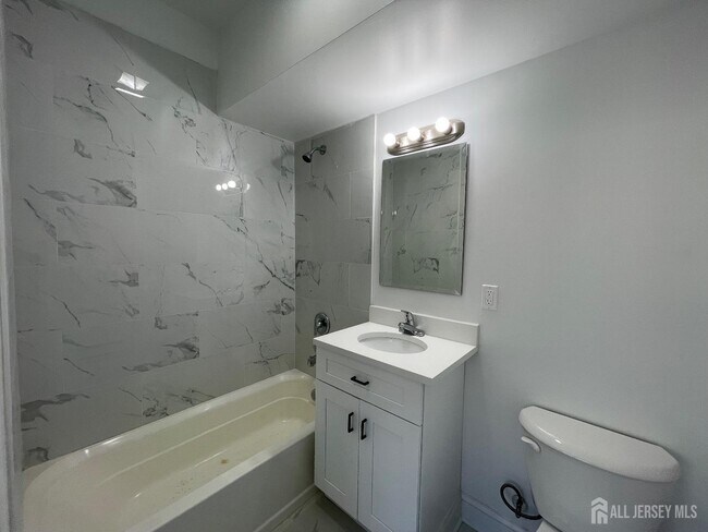 Building Photo - 103 Bayard St