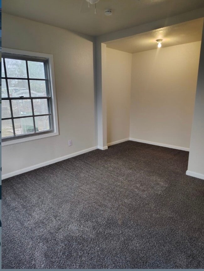 Building Photo - 7716 Appleton St