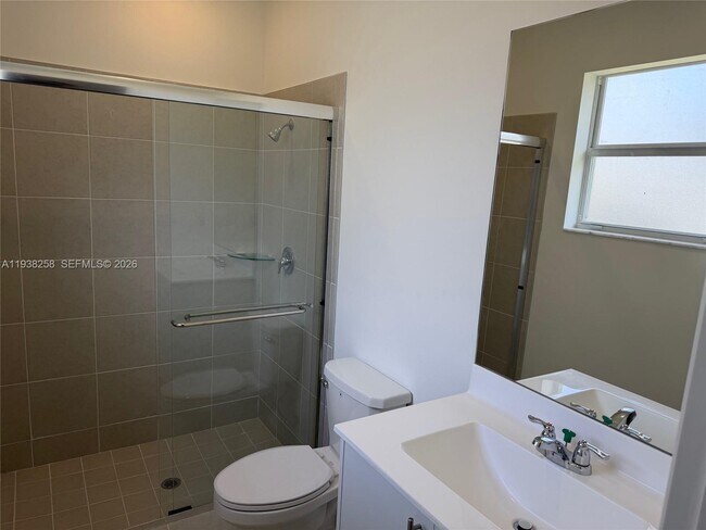 Building Photo - 2256 SE 30th St