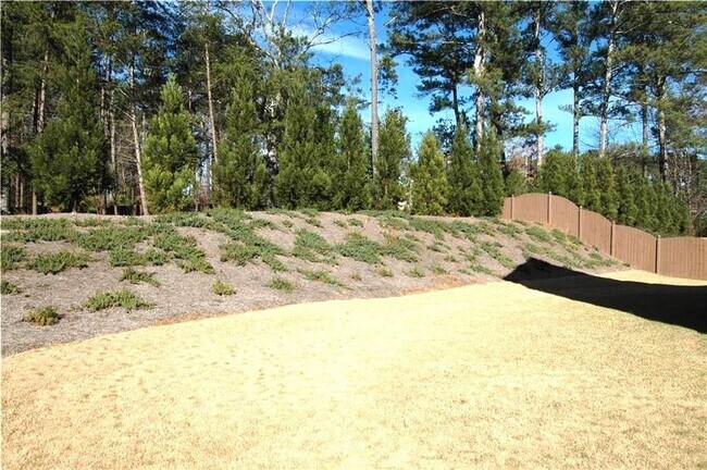 Building Photo - 2575 Walden Estates Dr