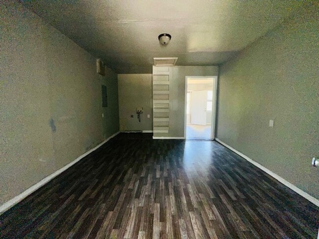 Building Photo - 3 Bedroom and 1.5 Bathroom Home in Tecumseh