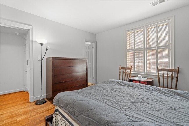 Building Photo - 4422 Westover Pl NW