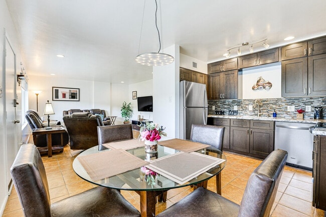 Building Photo - 6805 E 2nd St