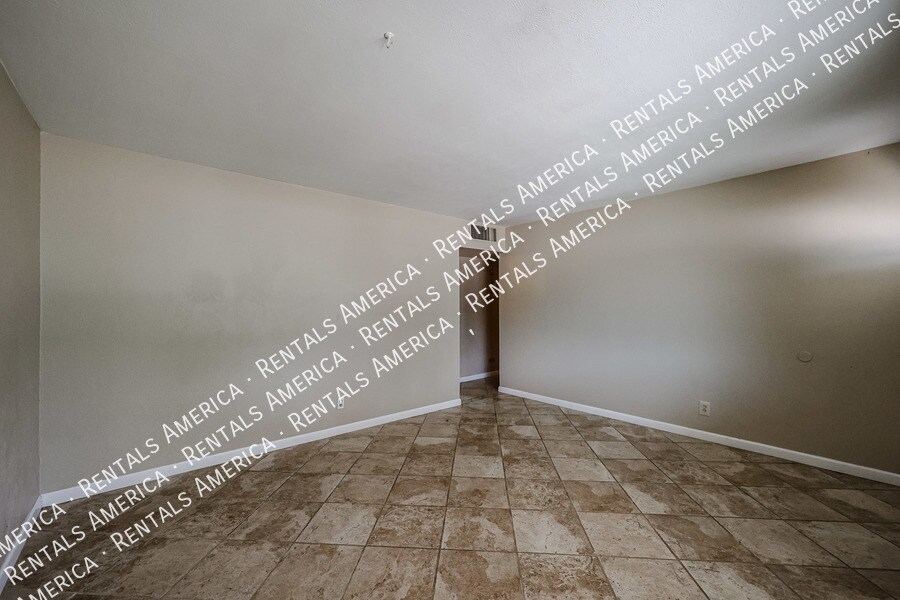 Building Photo - 12648 N 32nd Ave