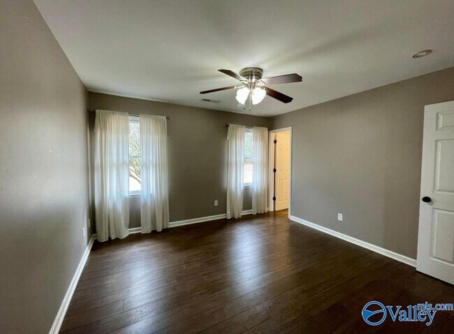 Building Photo - 108 Eva Ct